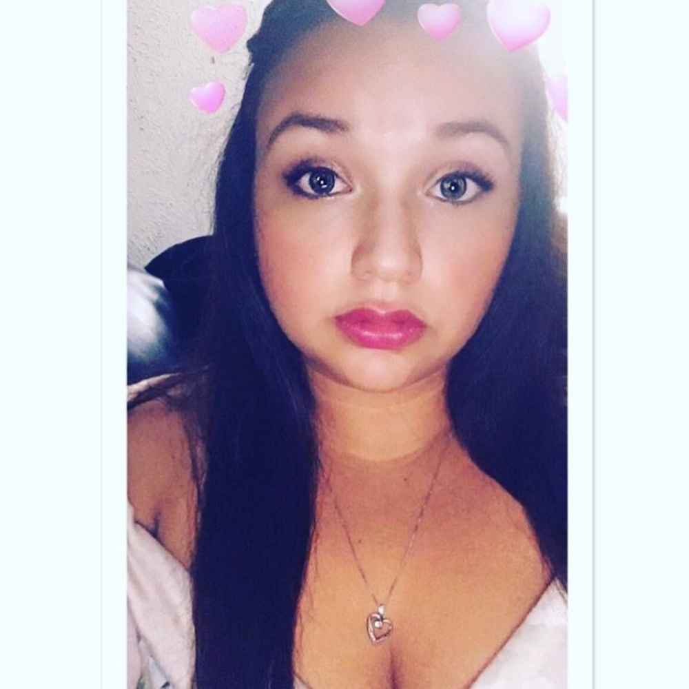 Meet your Posher, Emilie